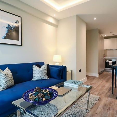 Portfolio Apartments - Welwyn Town Centre ウェリン・ガーデン・シティ エクステリア 写真