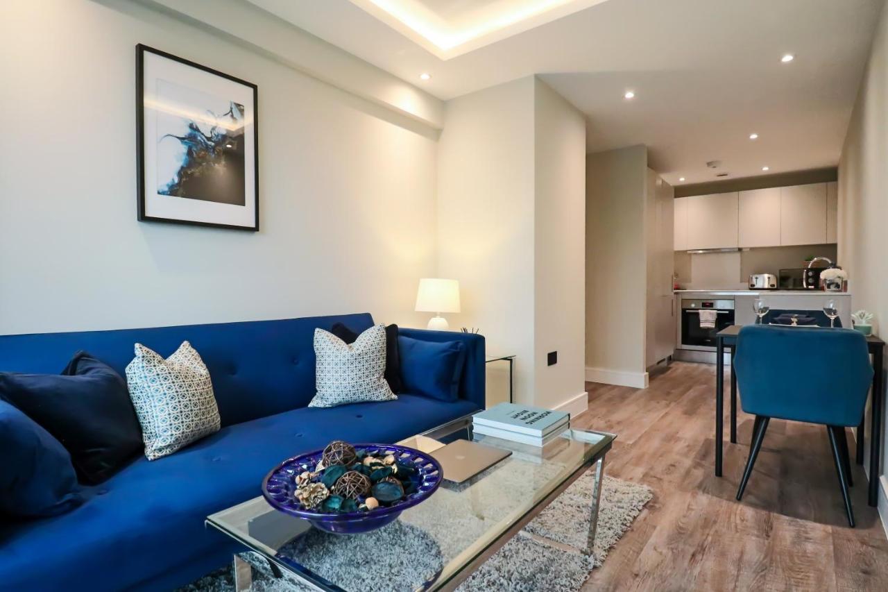 Portfolio Apartments - Welwyn Town Centre ウェリン・ガーデン・シティ エクステリア 写真