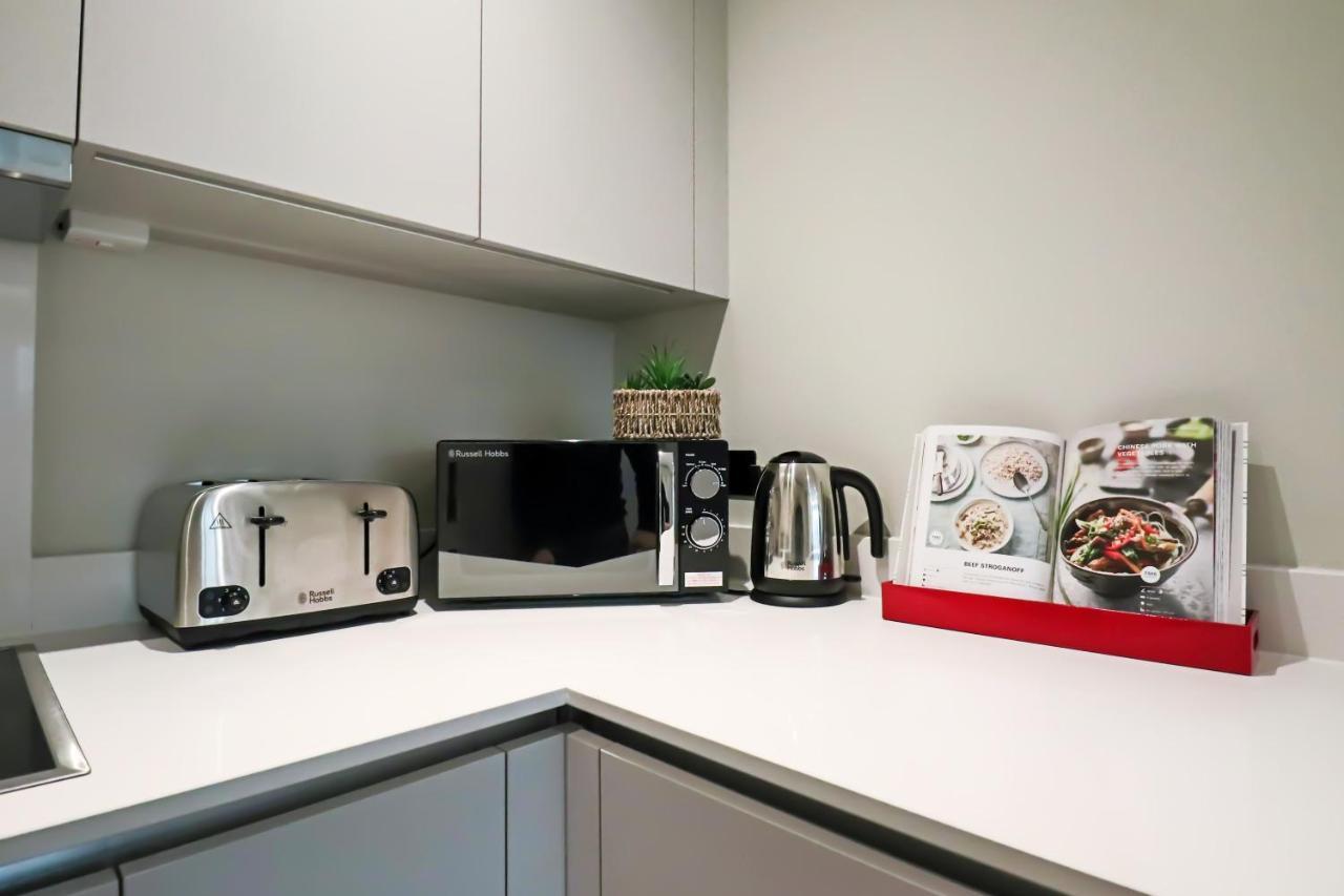 Portfolio Apartments - Welwyn Town Centre ウェリン・ガーデン・シティ エクステリア 写真