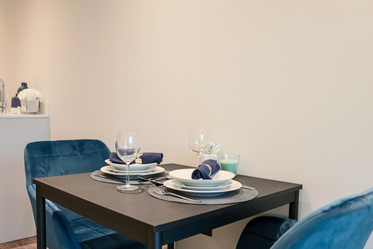 Portfolio Apartments - Welwyn Town Centre ウェリン・ガーデン・シティ エクステリア 写真