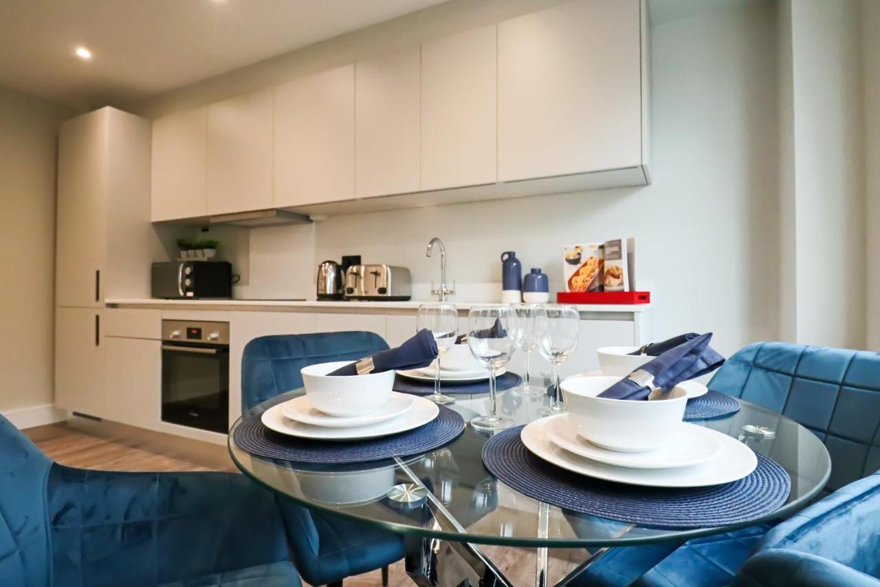 Portfolio Apartments - Welwyn Town Centre ウェリン・ガーデン・シティ エクステリア 写真