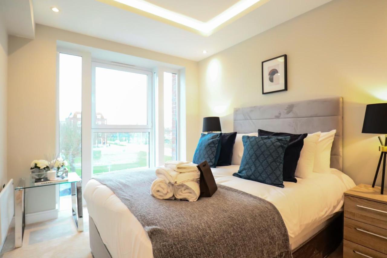 Portfolio Apartments - Welwyn Town Centre ウェリン・ガーデン・シティ エクステリア 写真