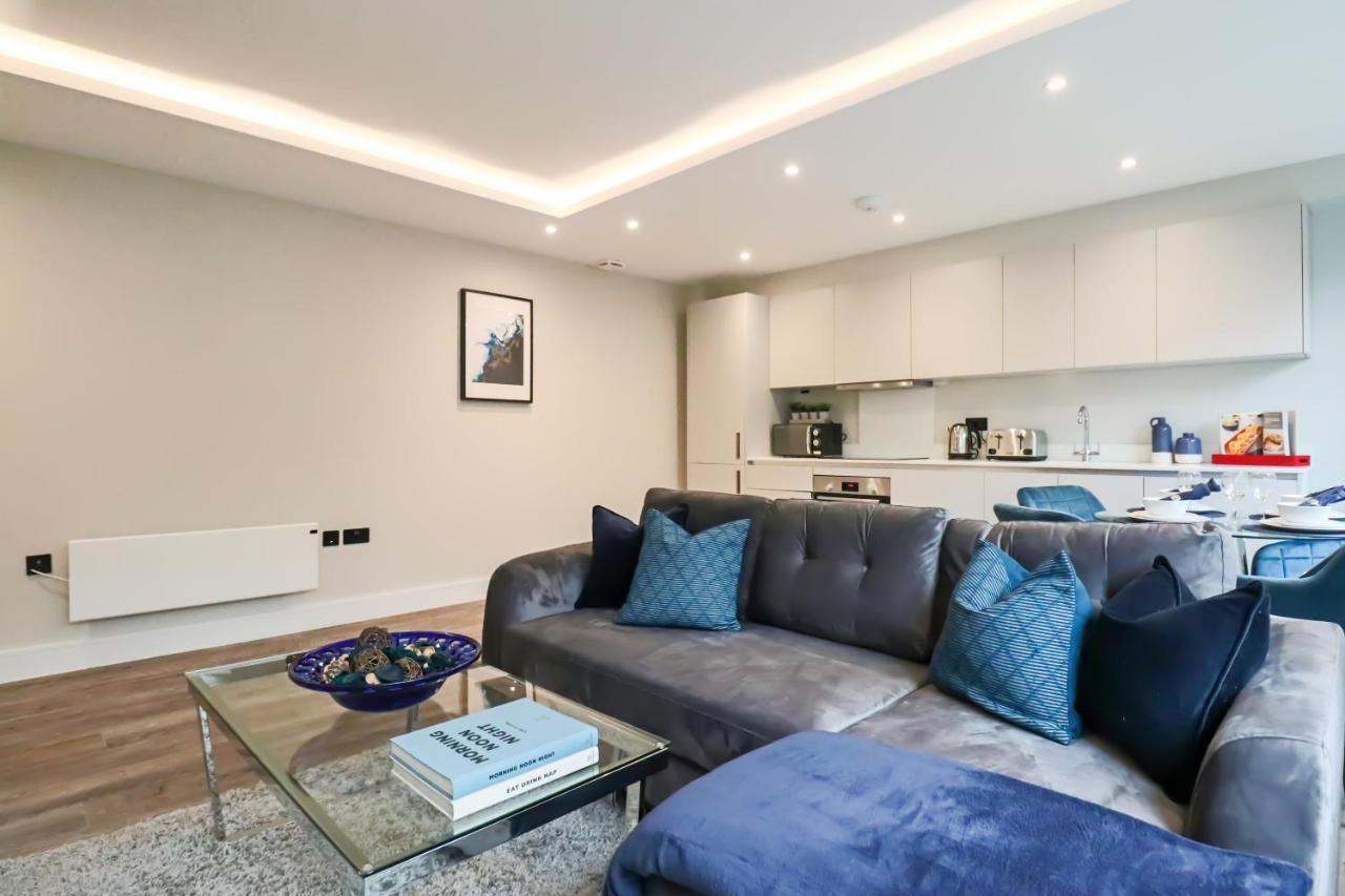 Portfolio Apartments - Welwyn Town Centre ウェリン・ガーデン・シティ エクステリア 写真