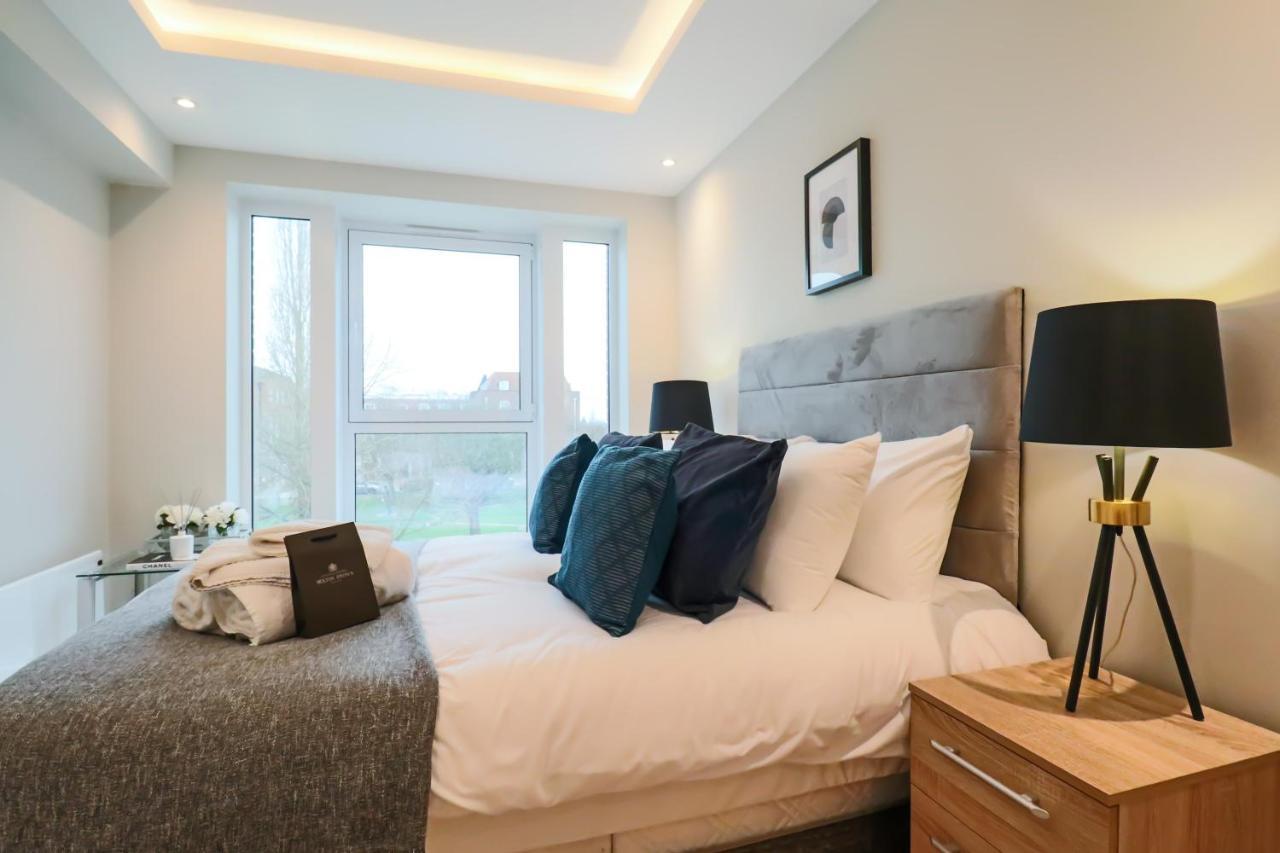 Portfolio Apartments - Welwyn Town Centre ウェリン・ガーデン・シティ エクステリア 写真
