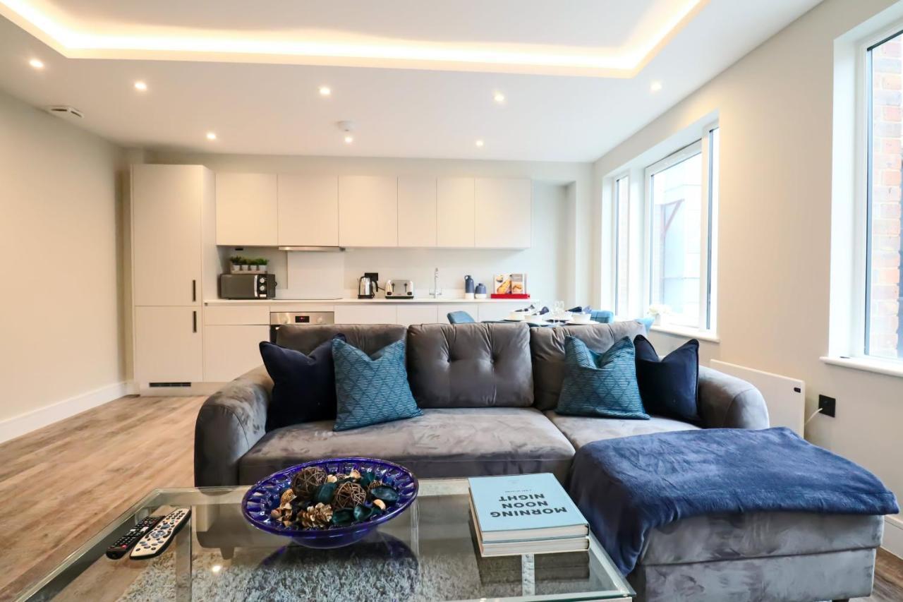 Portfolio Apartments - Welwyn Town Centre ウェリン・ガーデン・シティ エクステリア 写真