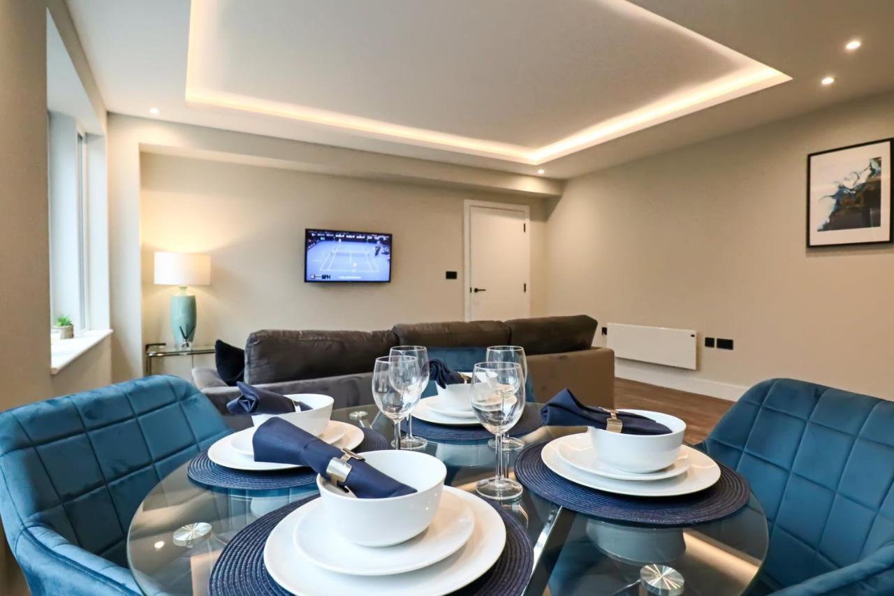 Portfolio Apartments - Welwyn Town Centre ウェリン・ガーデン・シティ エクステリア 写真