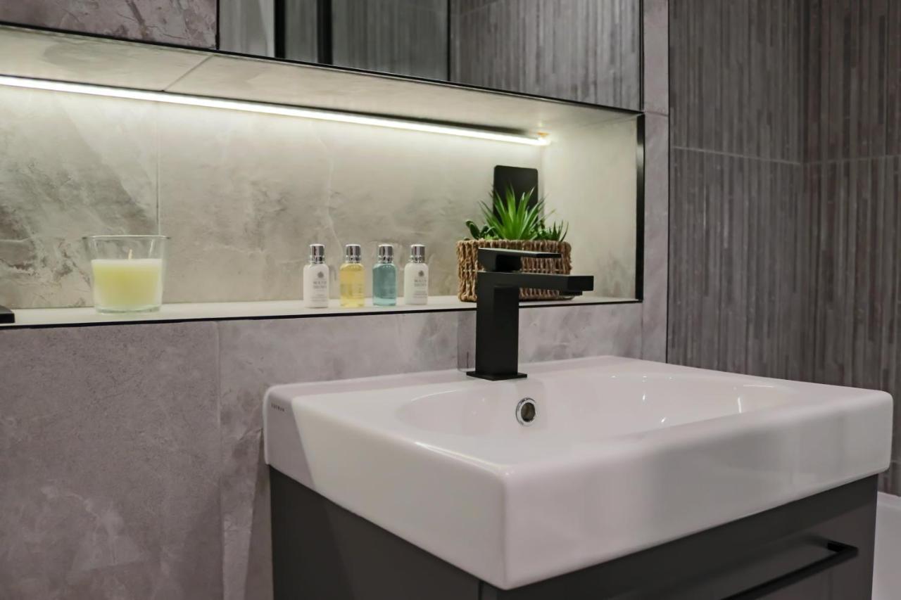 Portfolio Apartments - Welwyn Town Centre ウェリン・ガーデン・シティ エクステリア 写真