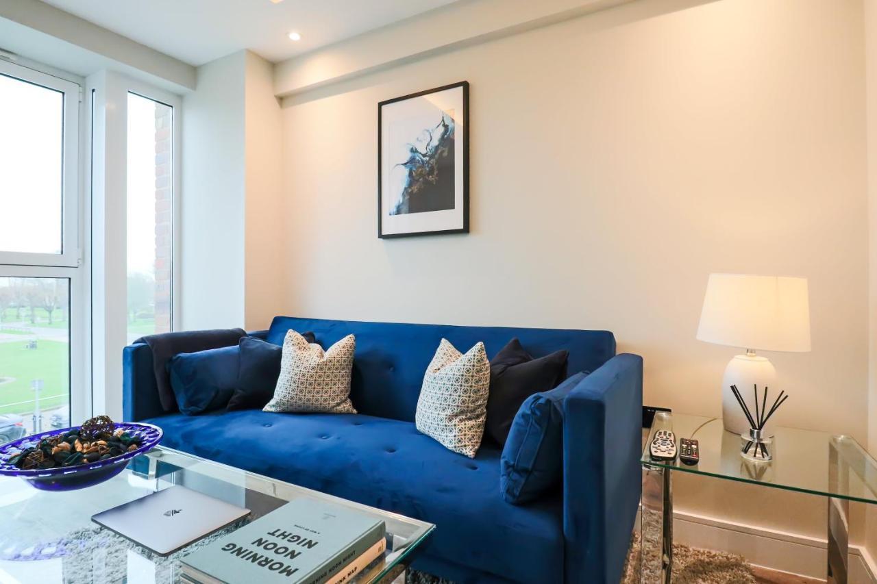 Portfolio Apartments - Welwyn Town Centre ウェリン・ガーデン・シティ エクステリア 写真