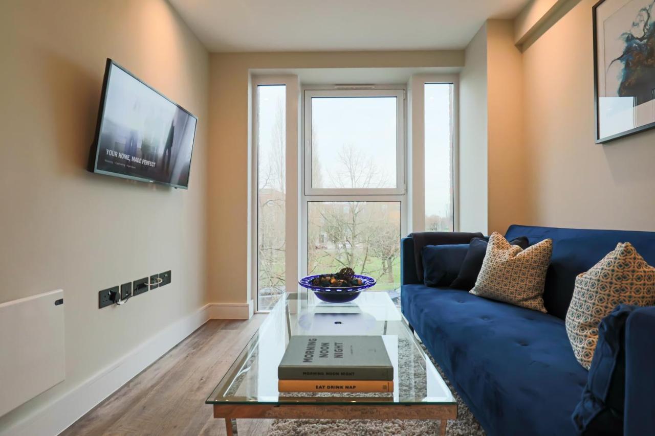 Portfolio Apartments - Welwyn Town Centre ウェリン・ガーデン・シティ エクステリア 写真