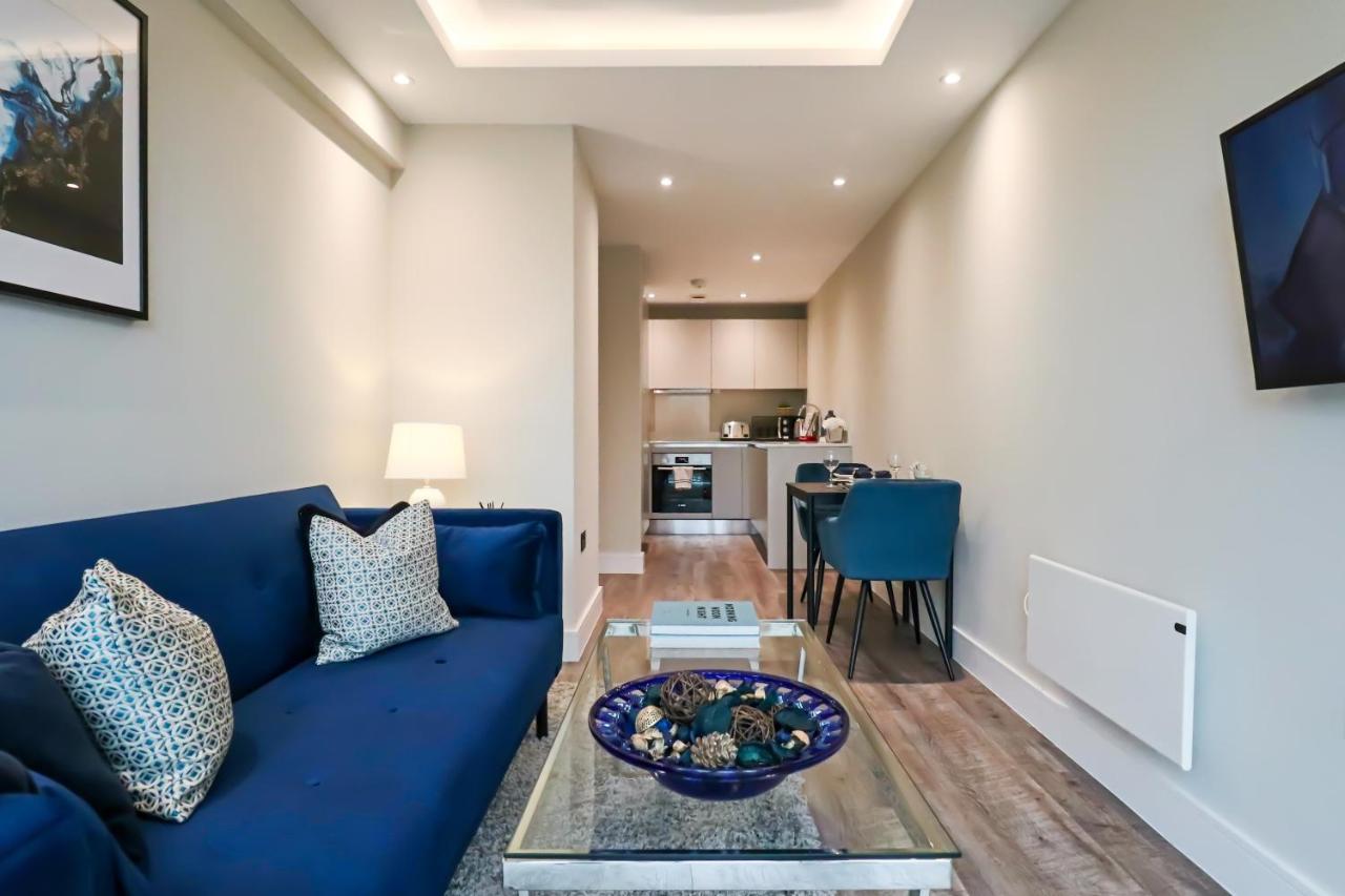 Portfolio Apartments - Welwyn Town Centre ウェリン・ガーデン・シティ エクステリア 写真