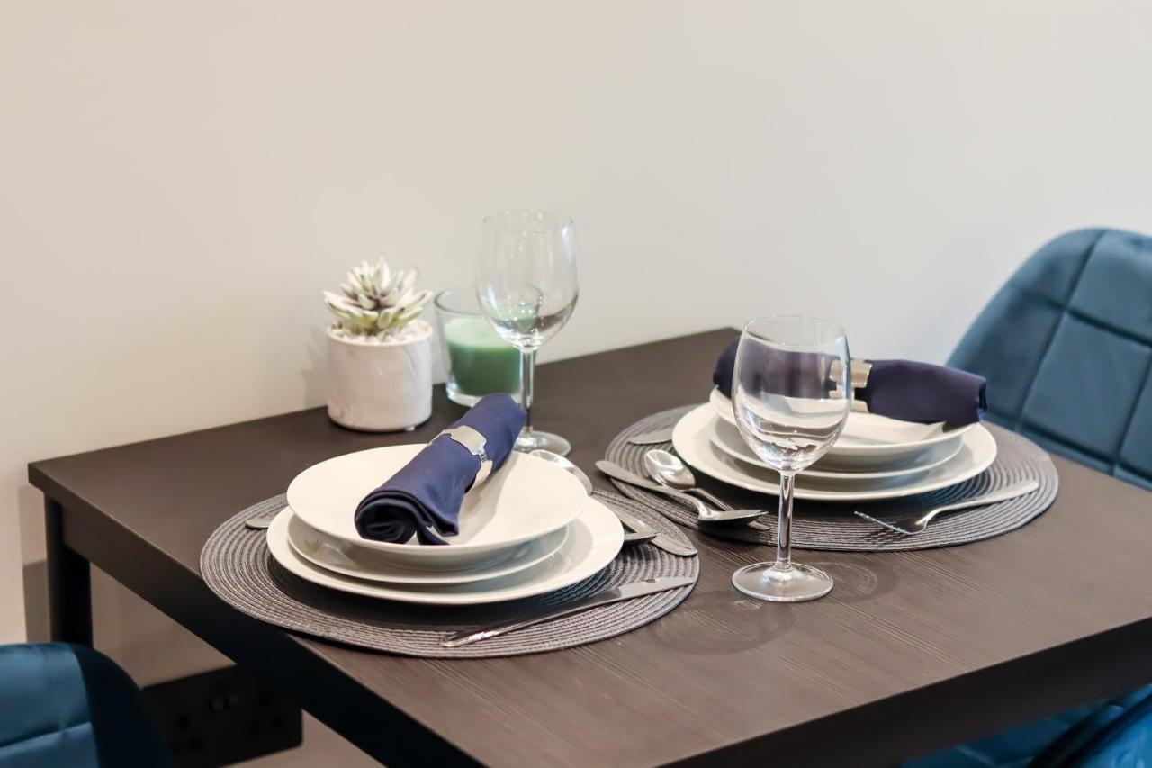 Portfolio Apartments - Welwyn Town Centre ウェリン・ガーデン・シティ エクステリア 写真